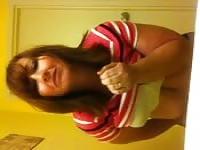 Möchtest du, dass ich dir meine reifen Titten zeige?