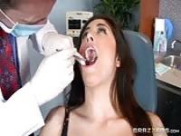 Natalie Monroe verführt ihren Zahnarzt