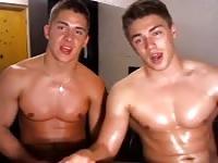 Gaysportler vor der Cam