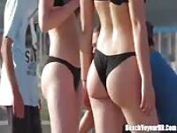 Strandbunnys mit geilen Pos