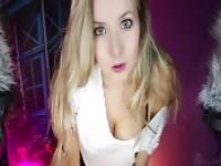 Sussurri e sospiri da una bionda